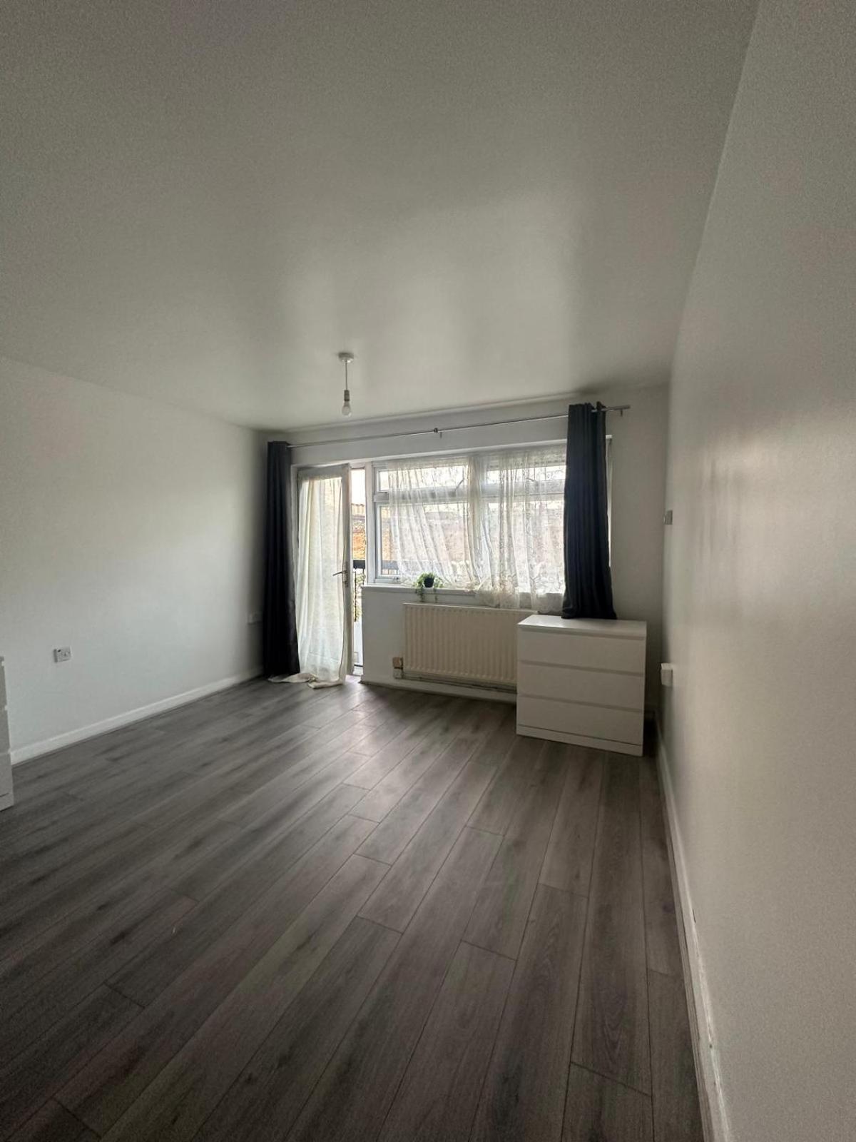 Modern Room In A 4 Bedroom Flat In London, Shared Bathroom! Exterior foto