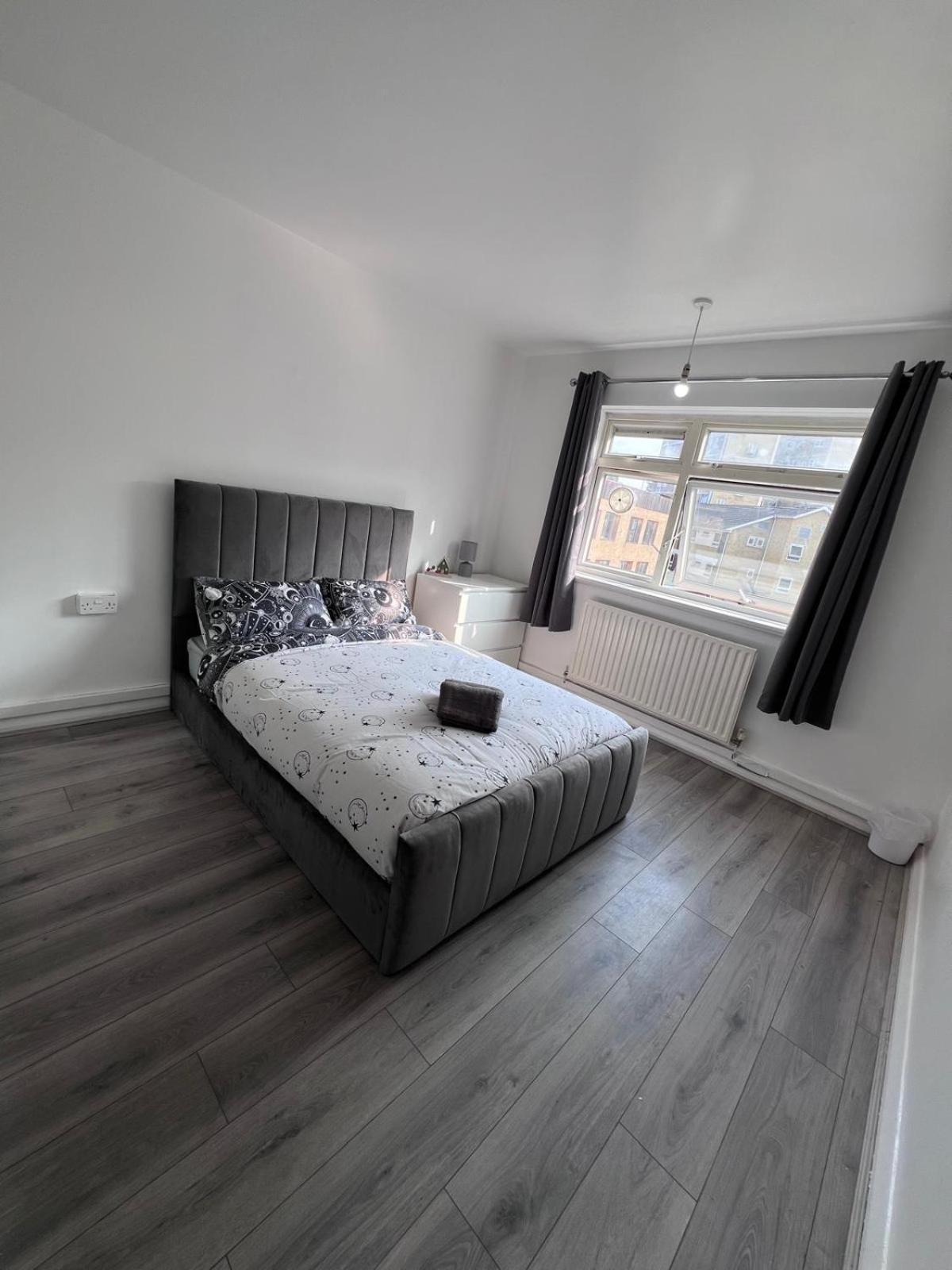 Modern Room In A 4 Bedroom Flat In London, Shared Bathroom! Exterior foto